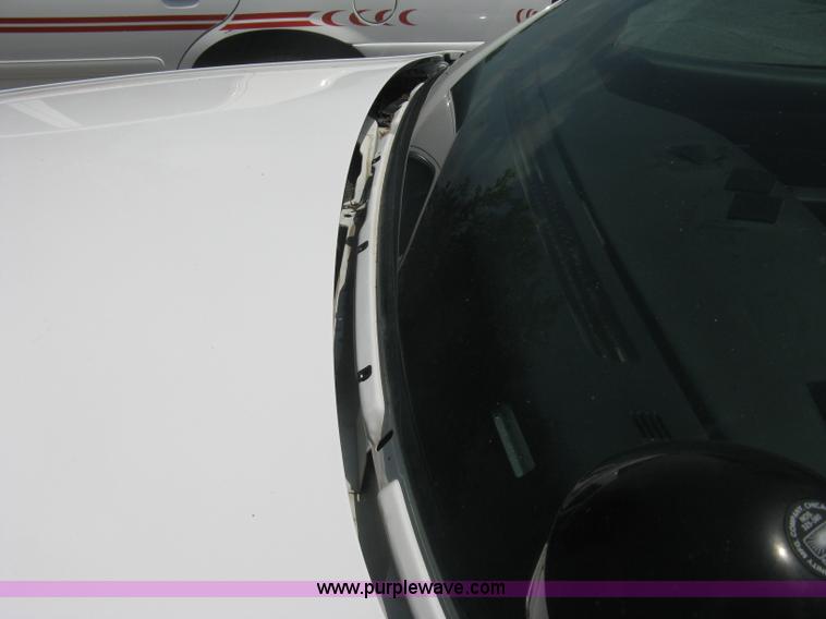 image for item A4253 2005 Ford Crown Victoria Police Interceptor