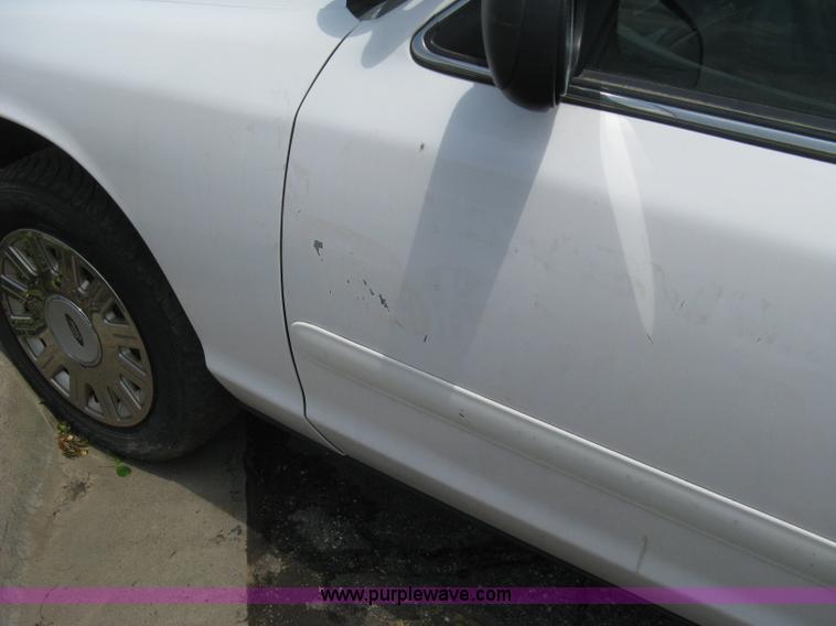 image for item A4253 2005 Ford Crown Victoria Police Interceptor