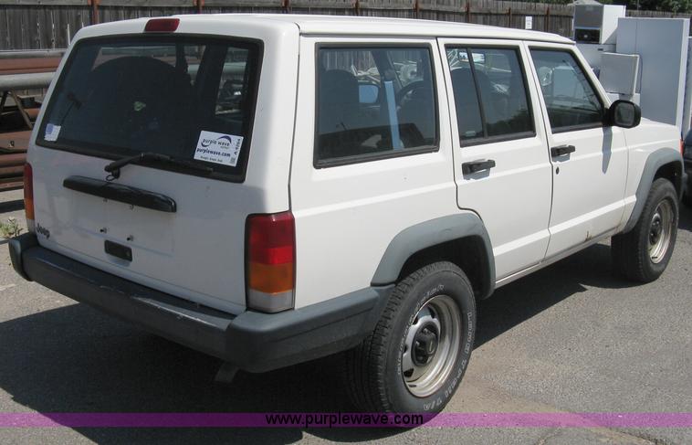 image for item A4264 1998 Jeep Cherokee SE SUV