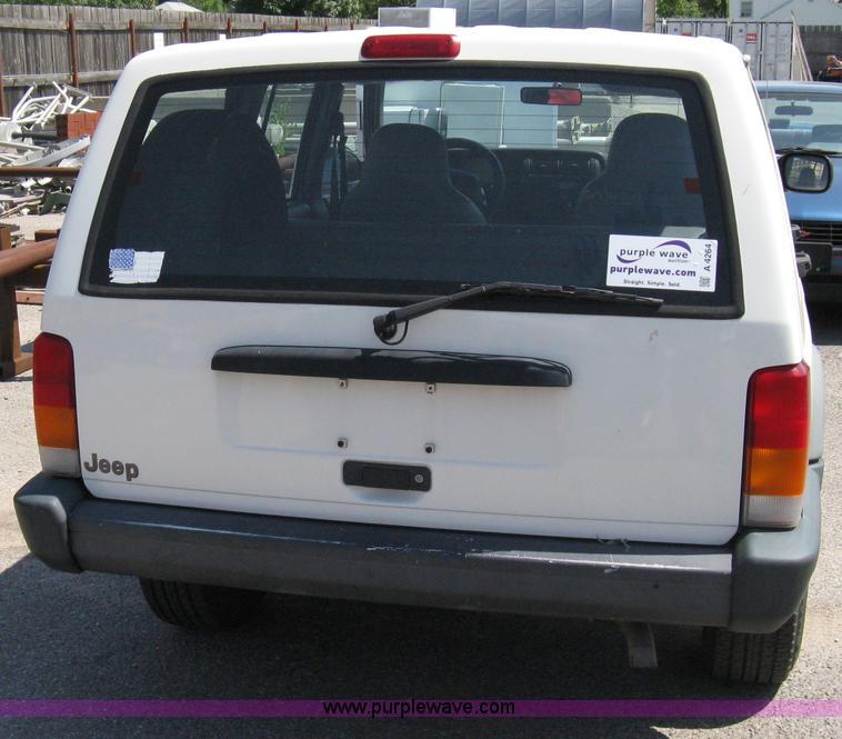 image for item A4264 1998 Jeep Cherokee SE SUV