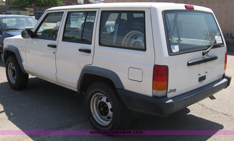 image for item A4264 1998 Jeep Cherokee SE SUV