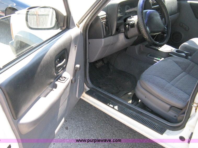 image for item A4264 1998 Jeep Cherokee SE SUV