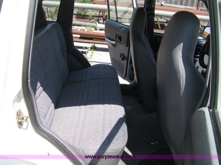 image for item A4264 1998 Jeep Cherokee SE SUV