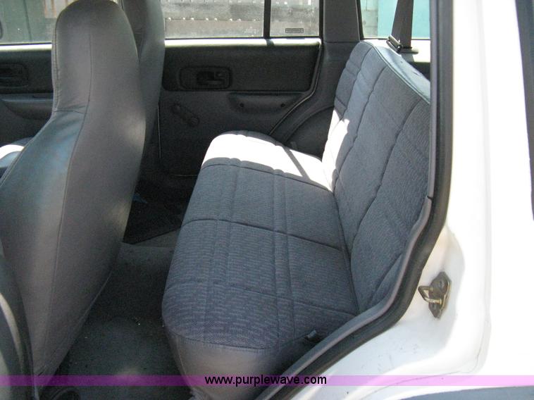 image for item A4264 1998 Jeep Cherokee SE SUV