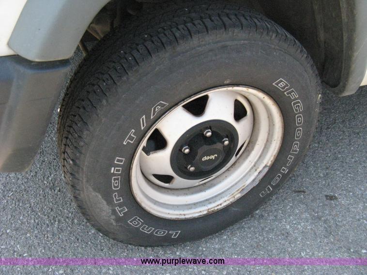 image for item A4264 1998 Jeep Cherokee SE SUV