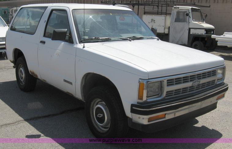 image for item A4269 1992 Chevrolet S10 Blazer SUV