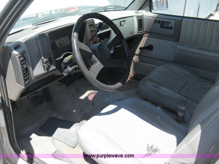 image for item A4269 1992 Chevrolet S10 Blazer SUV