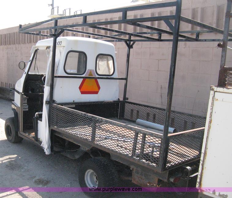 image for item A9484 1989 Cushman utility vehicle