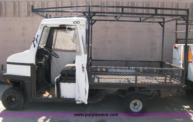 image for item A9484 1989 Cushman utility vehicle