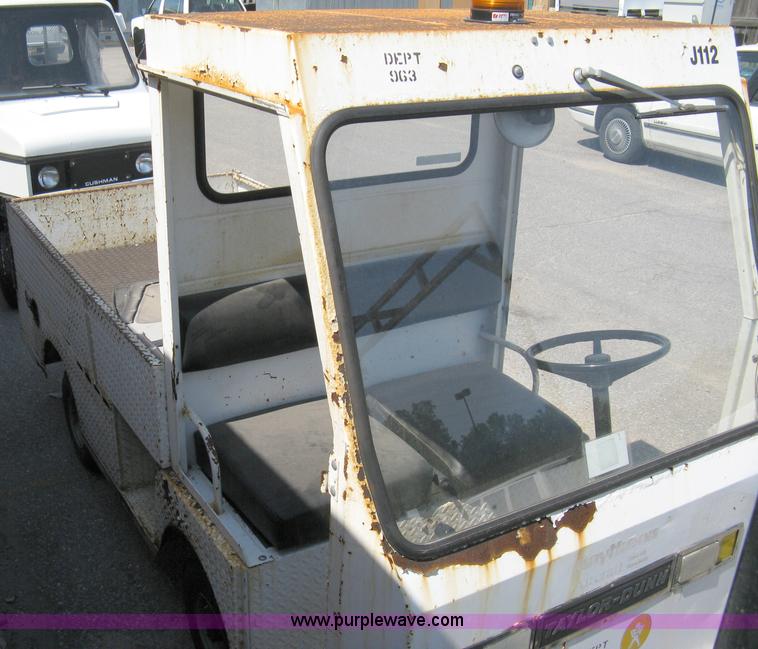 image for item A9485 1999 Taylor Dunn B6-10 utility vehicle