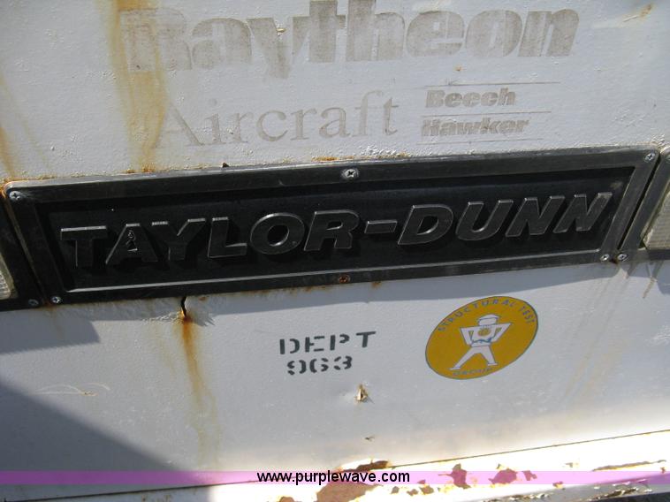 image for item A9485 1999 Taylor Dunn B6-10 utility vehicle