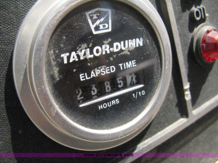 image for item A9485 1999 Taylor Dunn B6-10 utility vehicle