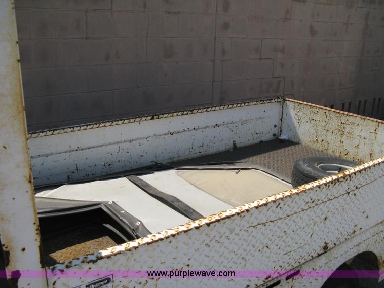 image for item A9485 1999 Taylor Dunn B6-10 utility vehicle