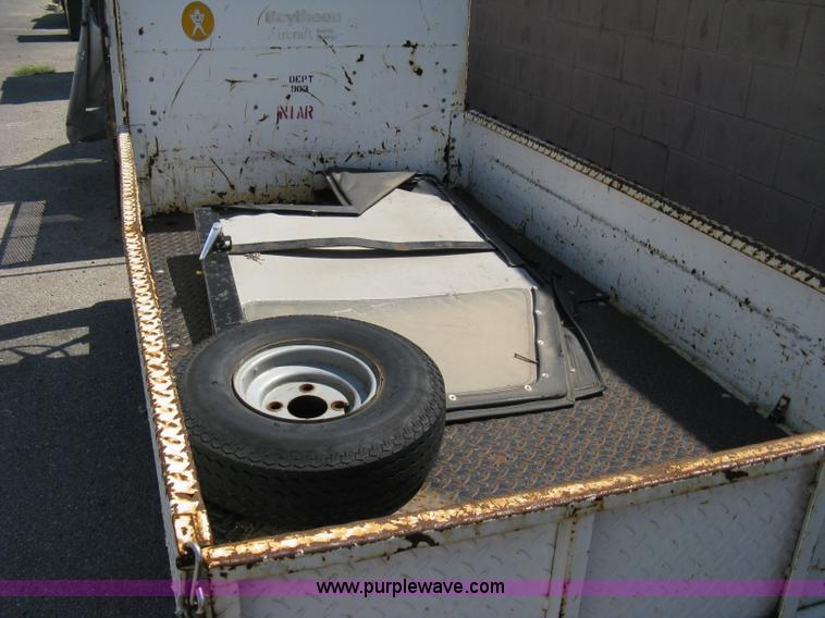 image for item A9485 1999 Taylor Dunn B6-10 utility vehicle