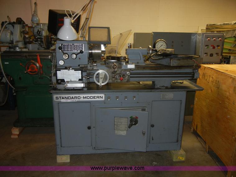 image for item A9868 1990 Standard-modern 1133 lathe