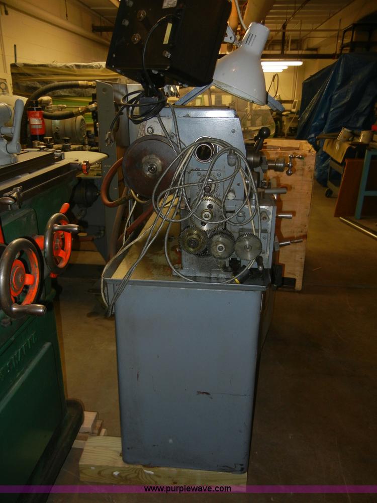 image for item A9868 1990 Standard-modern 1133 lathe