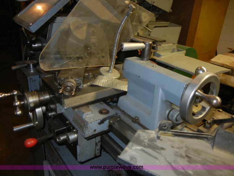 image for item A9868 1990 Standard-modern 1133 lathe
