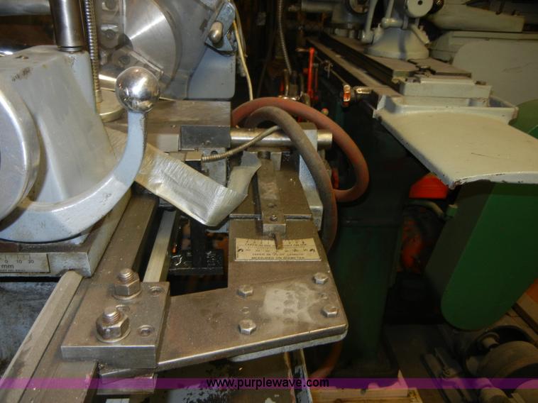 image for item A9868 1990 Standard-modern 1133 lathe