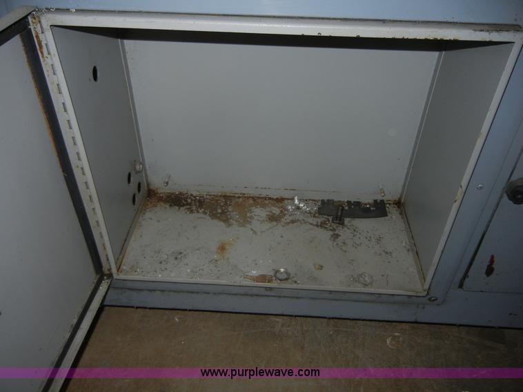 image for item A9868 1990 Standard-modern 1133 lathe