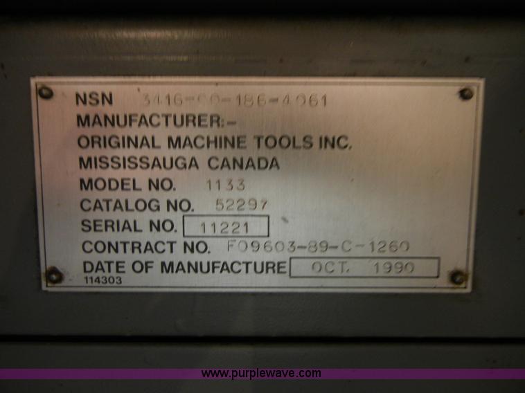 image for item A9868 1990 Standard-modern 1133 lathe