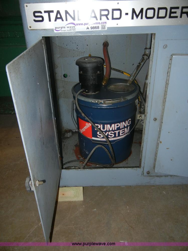 image for item A9868 1990 Standard-modern 1133 lathe