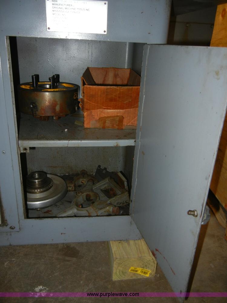 image for item A9868 1990 Standard-modern 1133 lathe