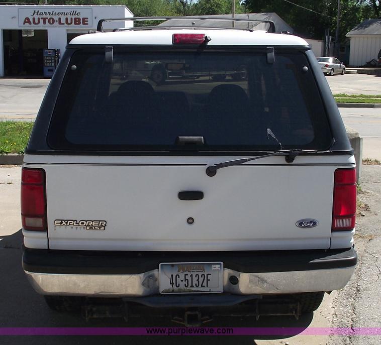 image for item 5549 1993 Ford Explorer XLT SUV