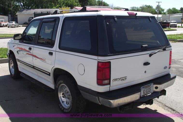 image for item 5549 1993 Ford Explorer XLT SUV