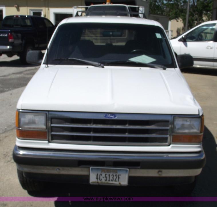 image for item 5549 1993 Ford Explorer XLT SUV