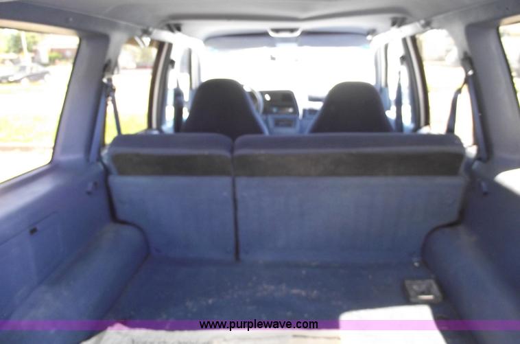 image for item 5549 1993 Ford Explorer XLT SUV