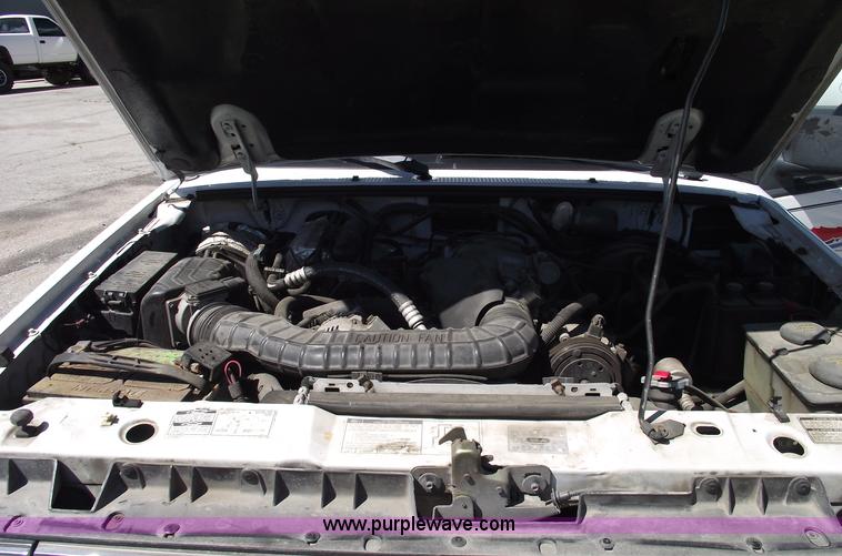 image for item 5549 1993 Ford Explorer XLT SUV