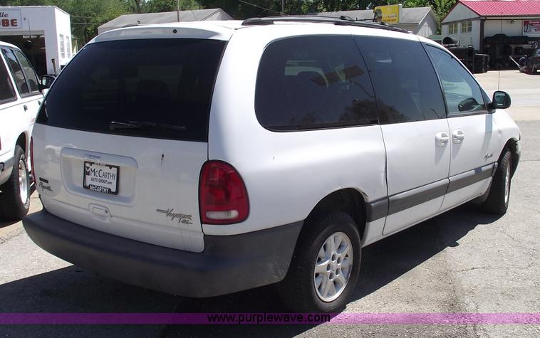 image for item 5550 1999 Plymouth Grand Voyager SE mini van