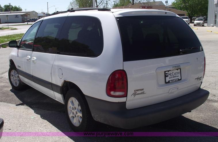 image for item 5550 1999 Plymouth Grand Voyager SE mini van