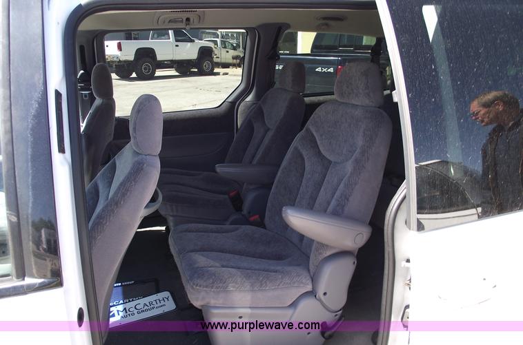 image for item 5550 1999 Plymouth Grand Voyager SE mini van