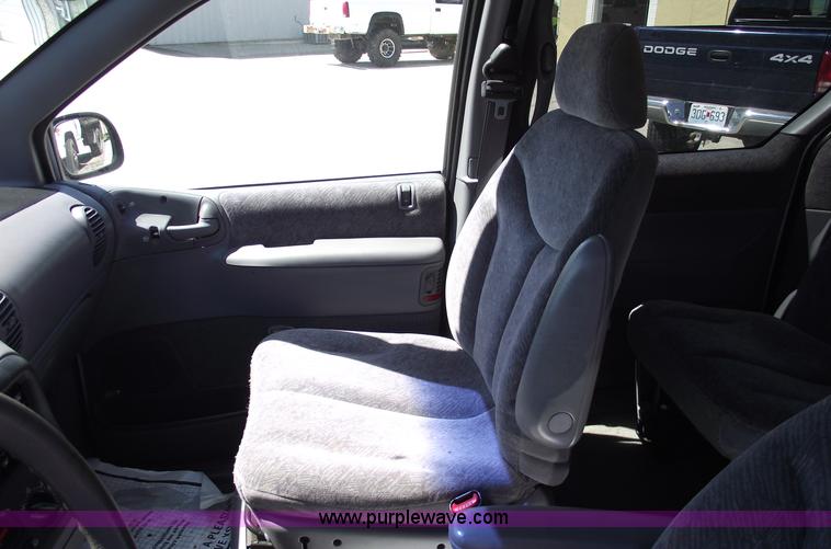 image for item 5550 1999 Plymouth Grand Voyager SE mini van
