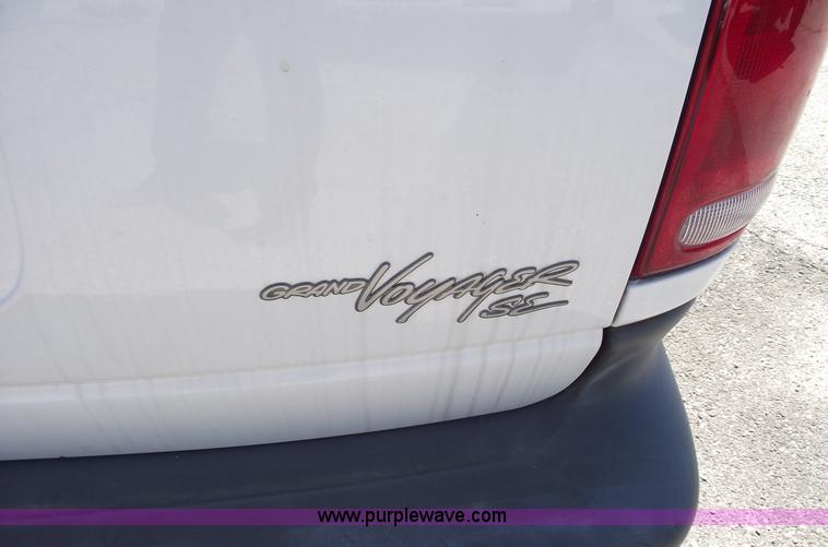 image for item 5550 1999 Plymouth Grand Voyager SE mini van