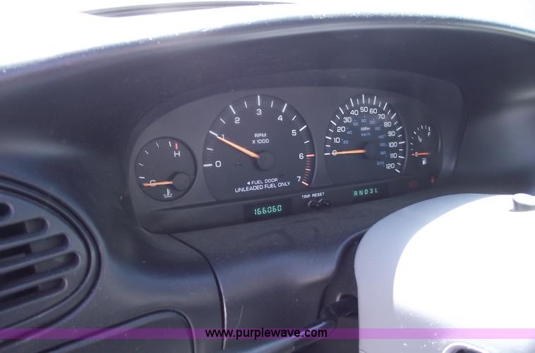 image for item 5550 1999 Plymouth Grand Voyager SE mini van