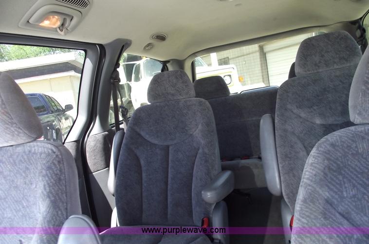image for item 5550 1999 Plymouth Grand Voyager SE mini van