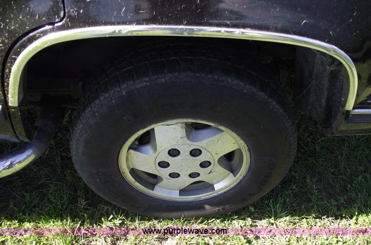 image for item 5582 1995 Chevrolet Tahoe K1500 LT SUV