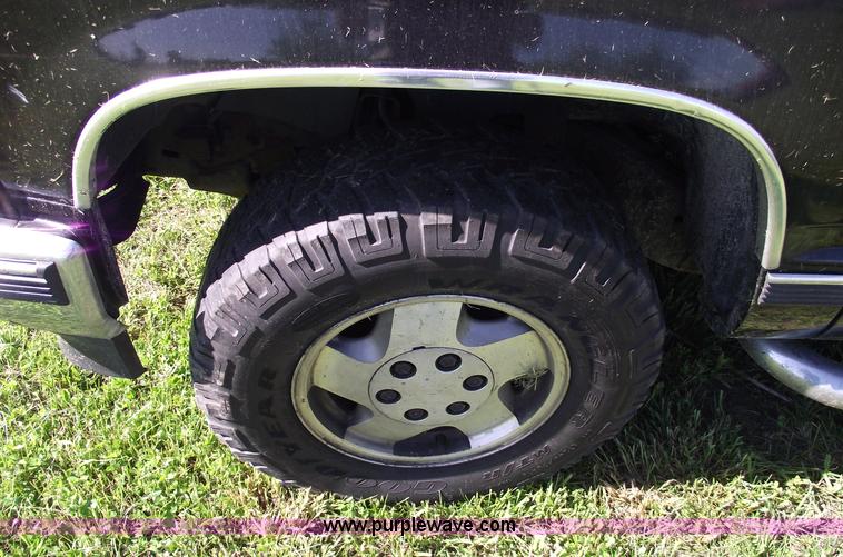 image for item 5582 1995 Chevrolet Tahoe K1500 LT SUV