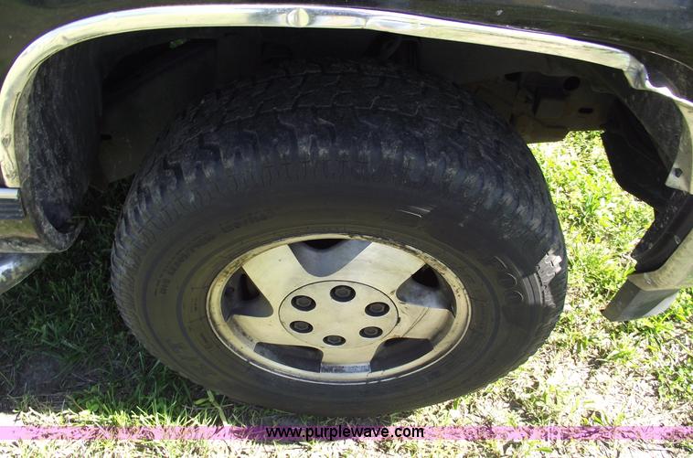 image for item 5582 1995 Chevrolet Tahoe K1500 LT SUV