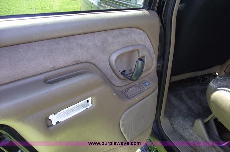 image for item 5582 1995 Chevrolet Tahoe K1500 LT SUV