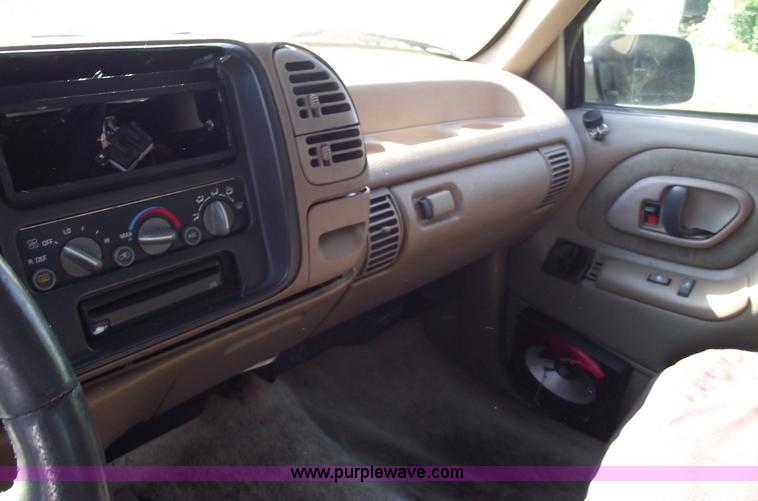 image for item 5582 1995 Chevrolet Tahoe K1500 LT SUV