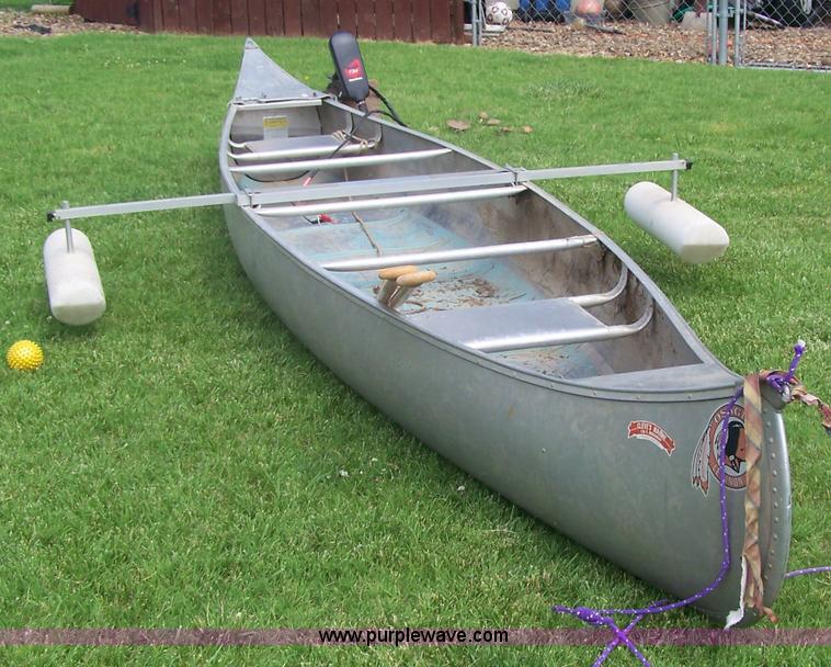 image for item 7347 Osagian 17' aluminum canoe