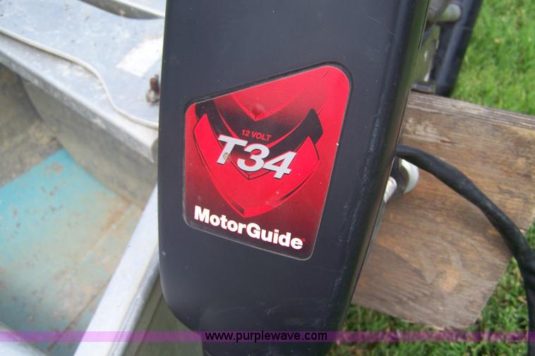 image for item 7347 Osagian 17' aluminum canoe