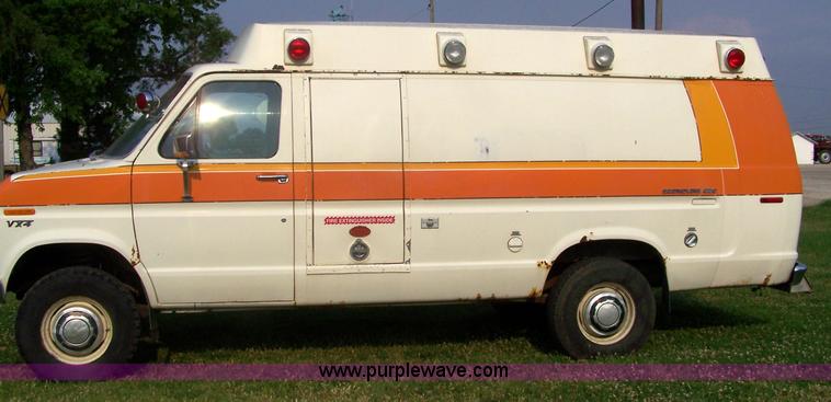 image for item 7361 1979 Ford E350 ambulance