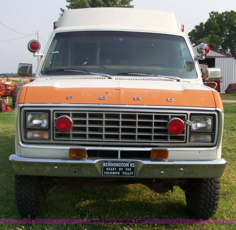 image for item 7361 1979 Ford E350 ambulance