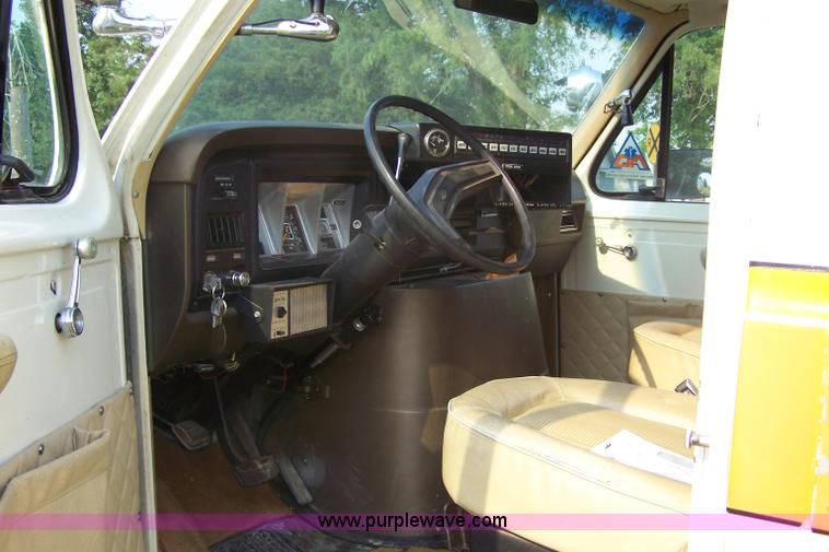 image for item 7361 1979 Ford E350 ambulance