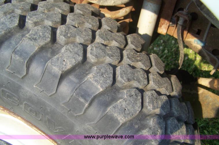 image for item 7361 1979 Ford E350 ambulance