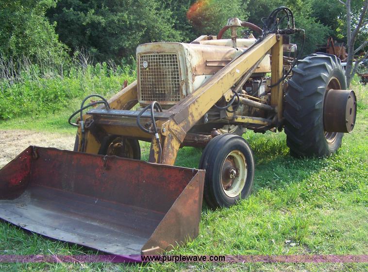 image for item 7362 1960 Cockshutt 570 tractor